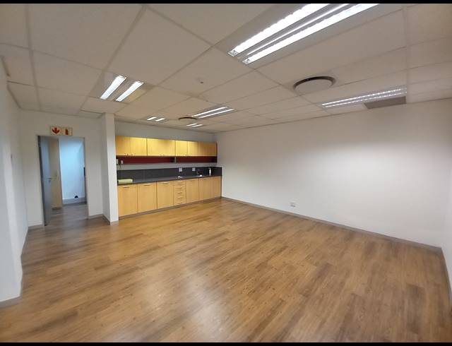 505M² OFFICE TO LET IN BRYANSTON